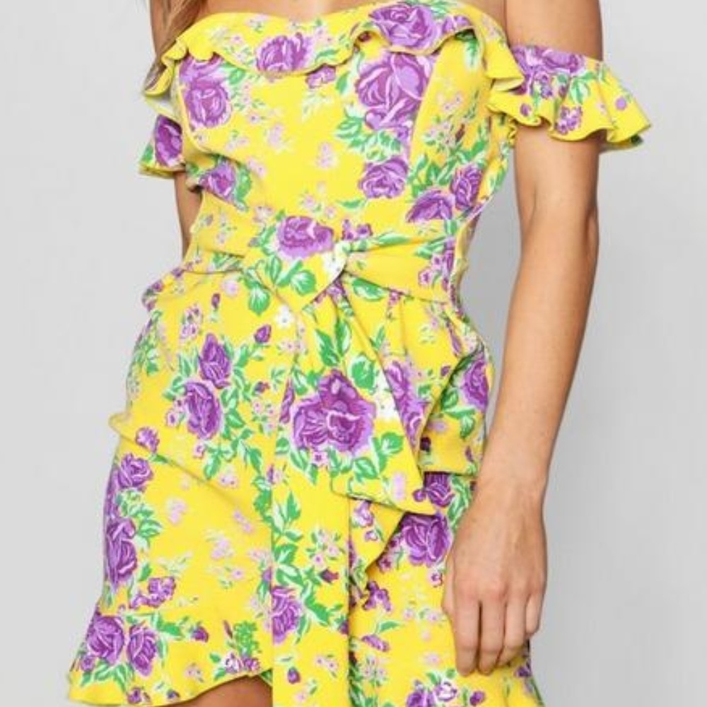 NWT Boohoo dress